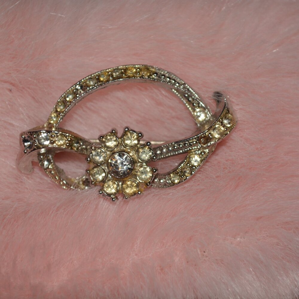 Vintage Brooch Pin of Yellow and White Rhinestones